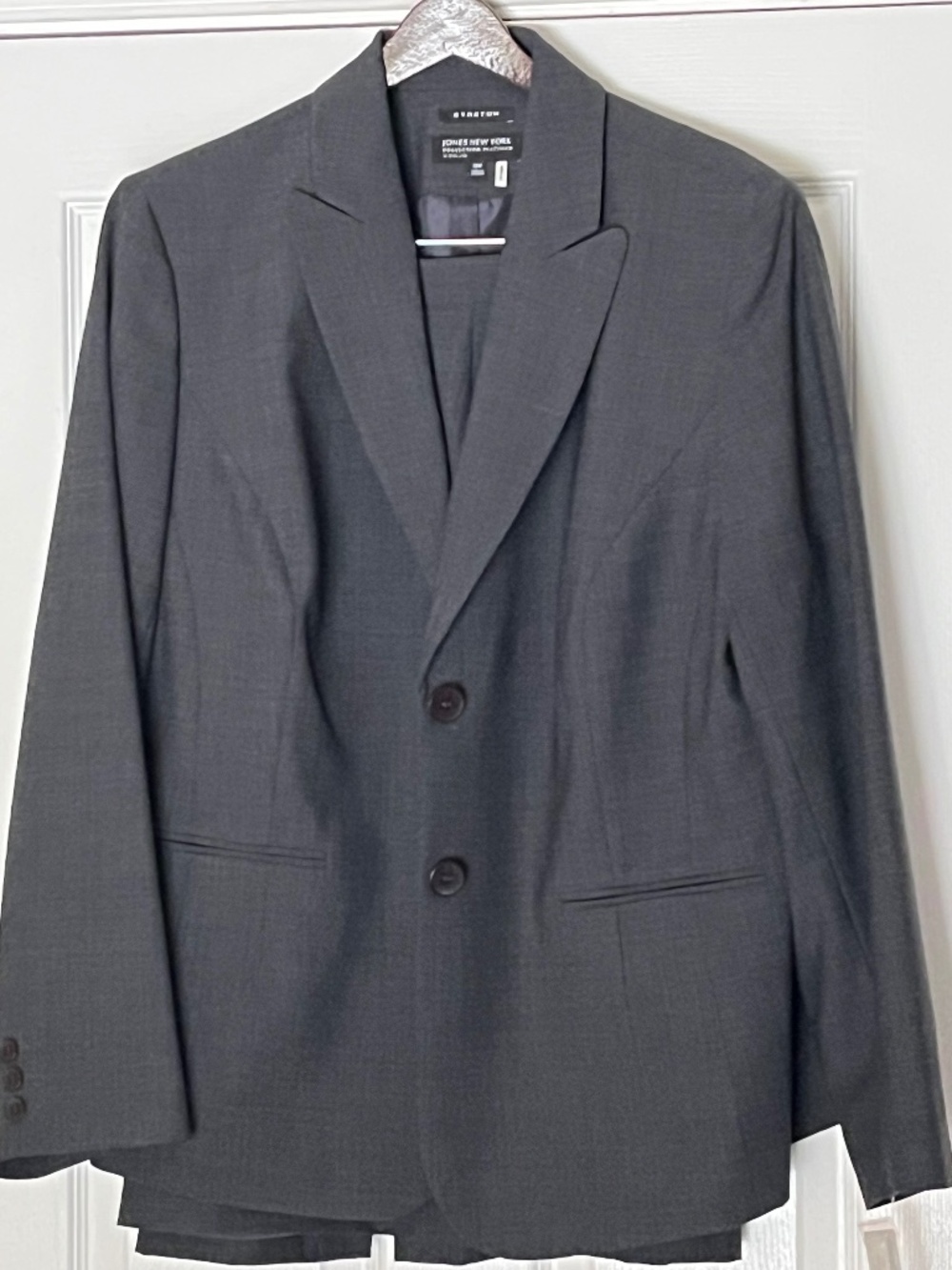 NWT Jones New York Collections Grey Italian Wool Suit w/ Skirt- W18